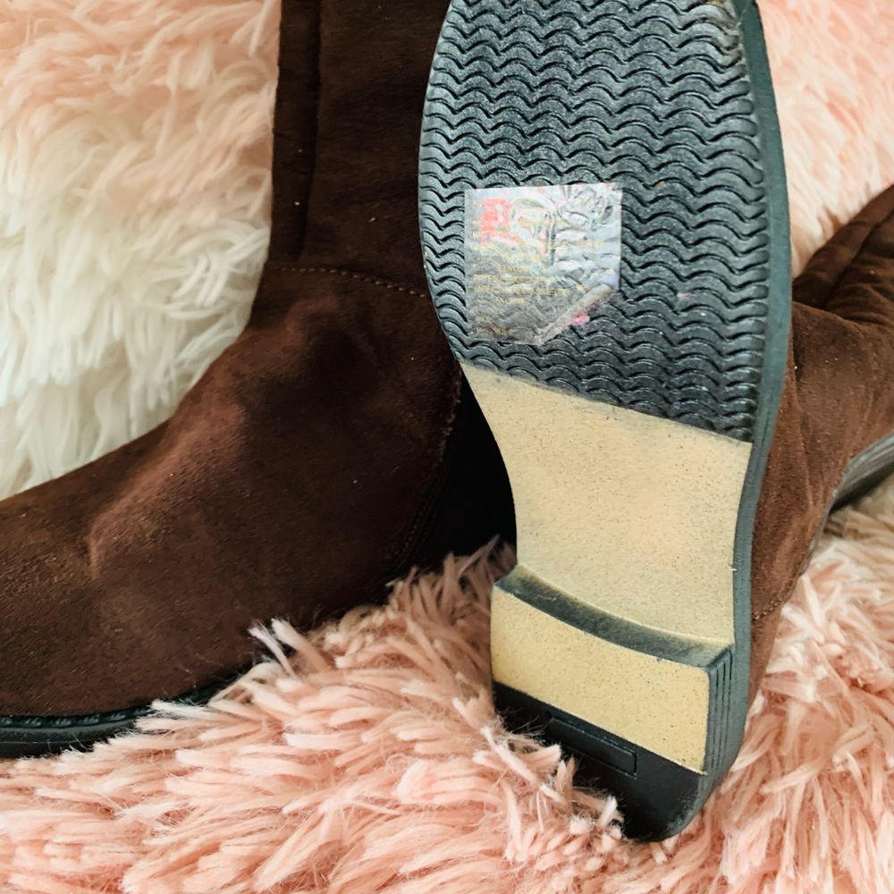 Brown boots - Picture 3 of 3